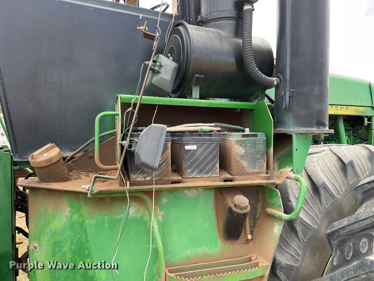 image for item DJ5134 1993 John Deere 8870  4WD tractor