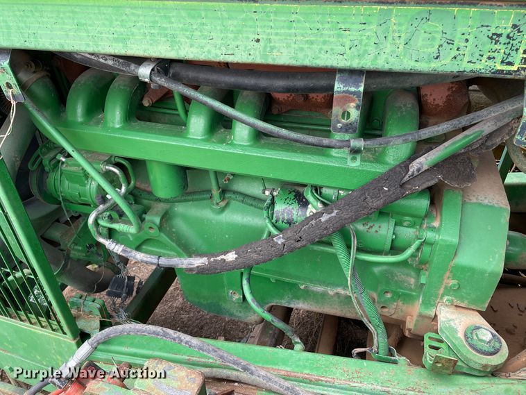 image for item DJ5134 1993 John Deere 8870  4WD tractor