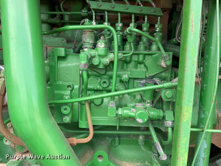 image for item DJ5134 1993 John Deere 8870  4WD tractor