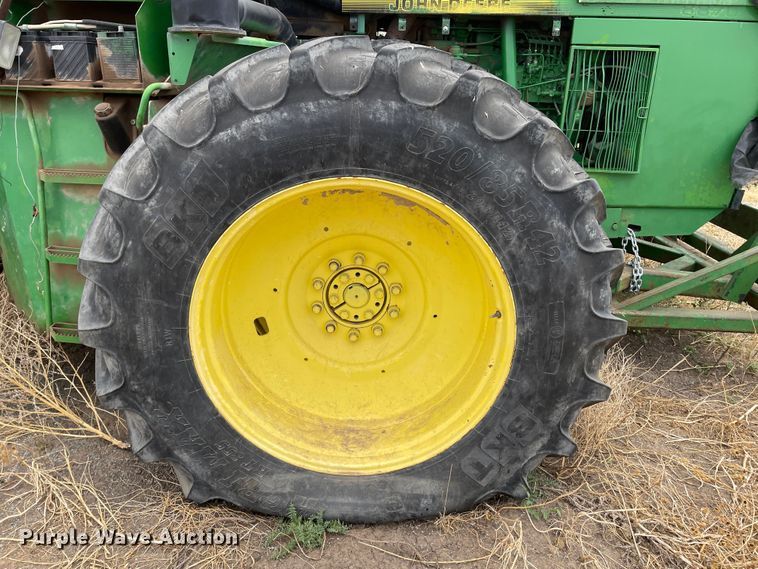 image for item DJ5134 1993 John Deere 8870  4WD tractor