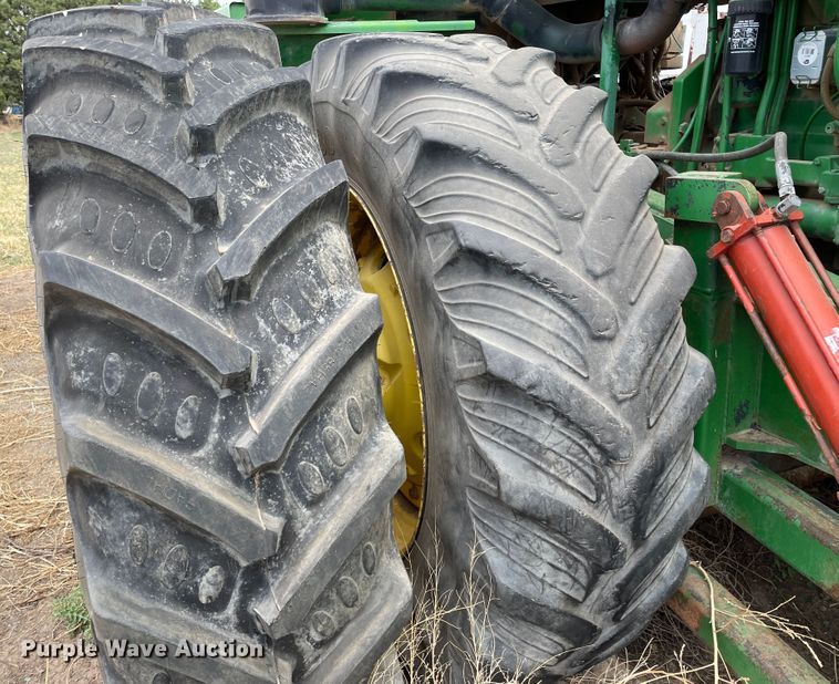 image for item DJ5134 1993 John Deere 8870  4WD tractor