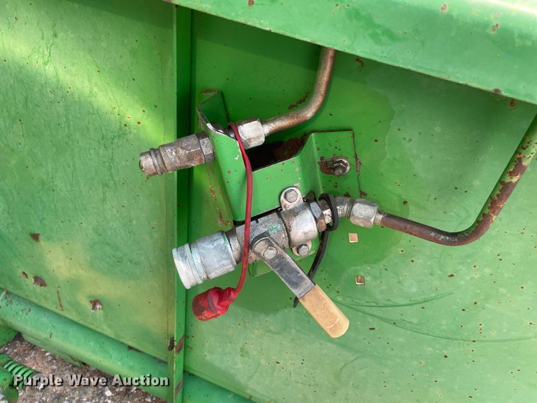 image for item DJ5157 1991 John Deere 9600  combine