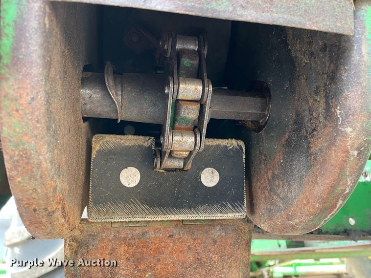 image for item DJ5157 1991 John Deere 9600  combine