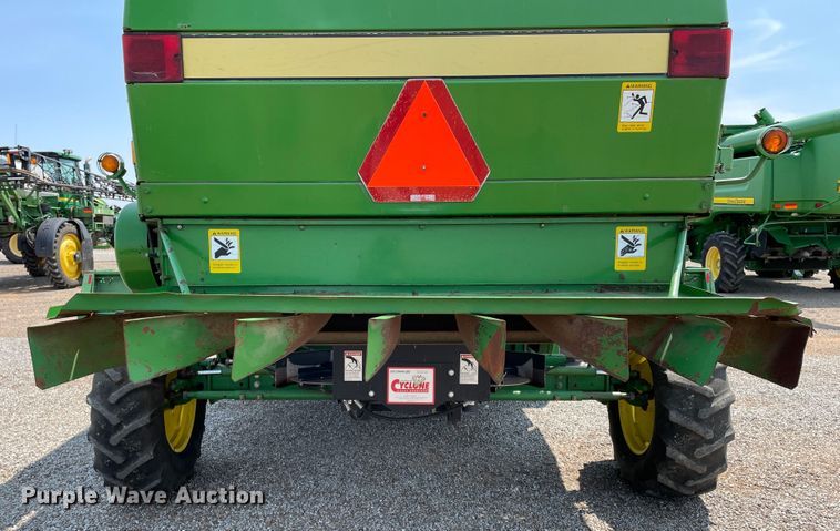 image for item DJ5157 1991 John Deere 9600  combine