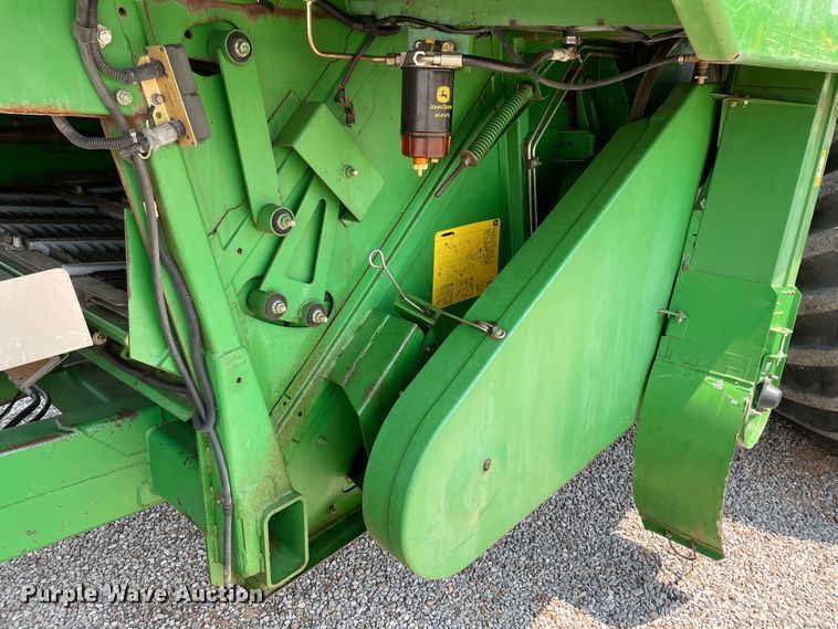 image for item DJ5157 1991 John Deere 9600  combine