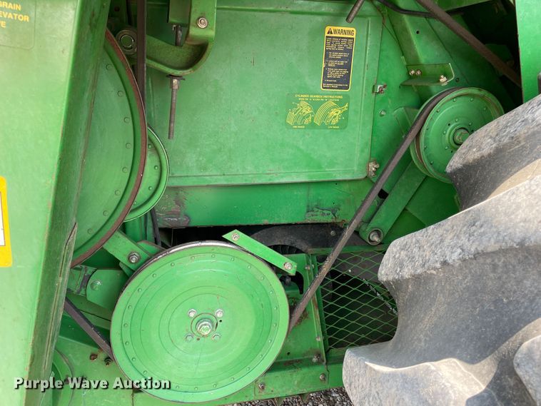image for item DJ5157 1991 John Deere 9600  combine
