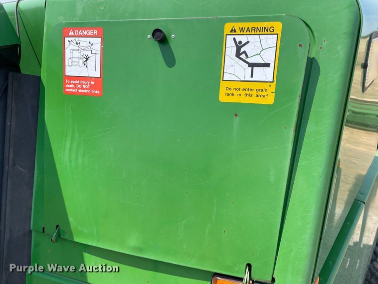 image for item DJ5157 1991 John Deere 9600  combine