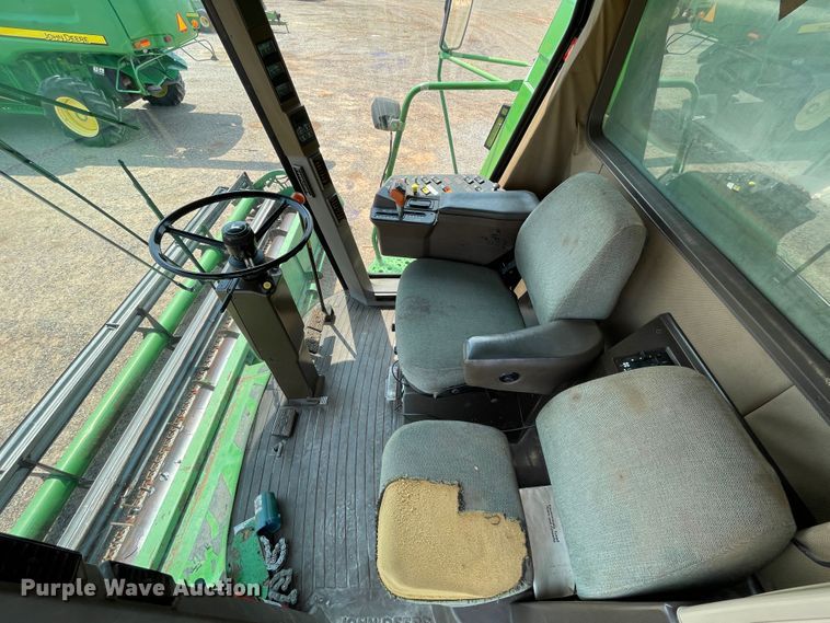 image for item DJ5157 1991 John Deere 9600  combine