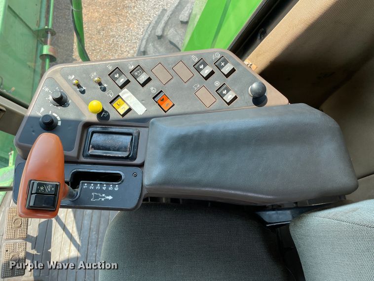 image for item DJ5157 1991 John Deere 9600  combine