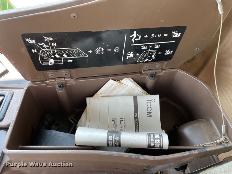 image for item DJ5157 1991 John Deere 9600  combine