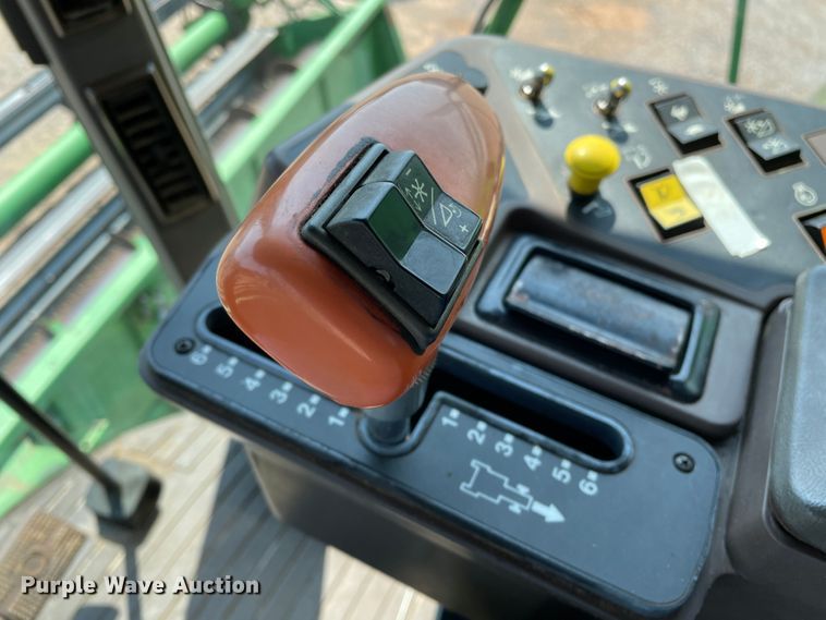 image for item DJ5157 1991 John Deere 9600  combine