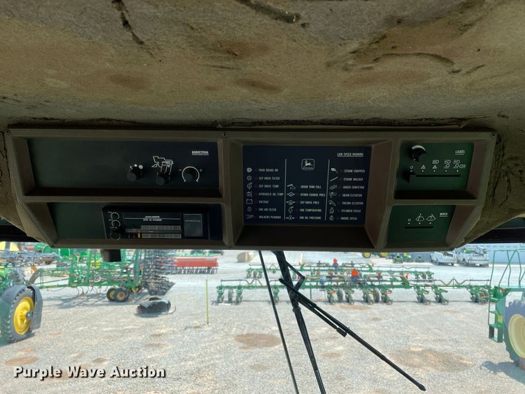 image for item DJ5157 1991 John Deere 9600  combine