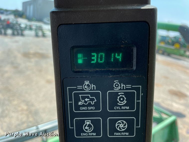 image for item DJ5157 1991 John Deere 9600  combine