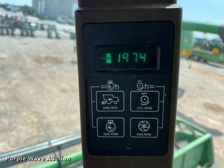 image for item DJ5157 1991 John Deere 9600  combine