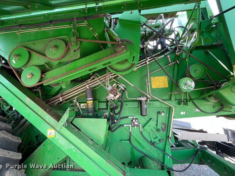 image for item DJ5157 1991 John Deere 9600  combine