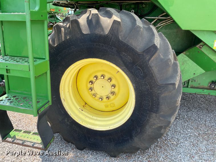 image for item DJ5157 1991 John Deere 9600  combine