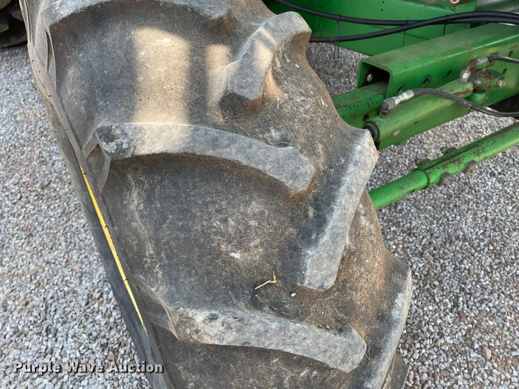 image for item DJ5157 1991 John Deere 9600  combine