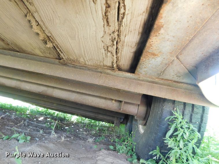 1993 Titan livestock trailer in Ransom, KS | Item DJ7648 sold | Purple Wave