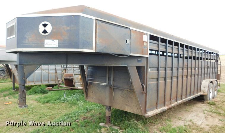 image for item DJ7662 1992 Titan  livestock trailer