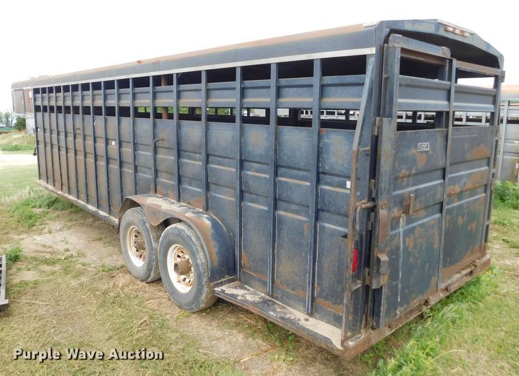 image for item DJ7662 1992 Titan  livestock trailer