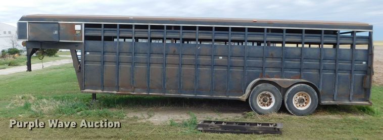 image for item DJ7662 1992 Titan  livestock trailer