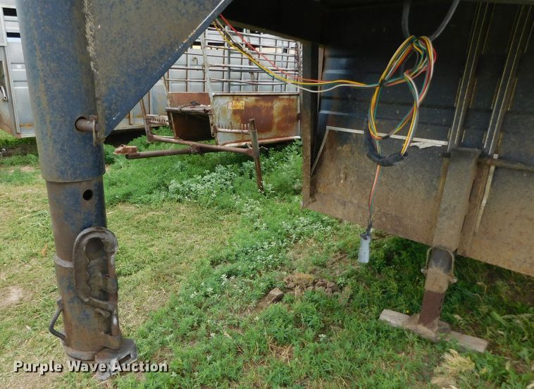 image for item DJ7662 1992 Titan  livestock trailer