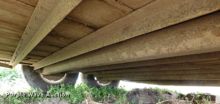 image for item DJ7662 1992 Titan  livestock trailer