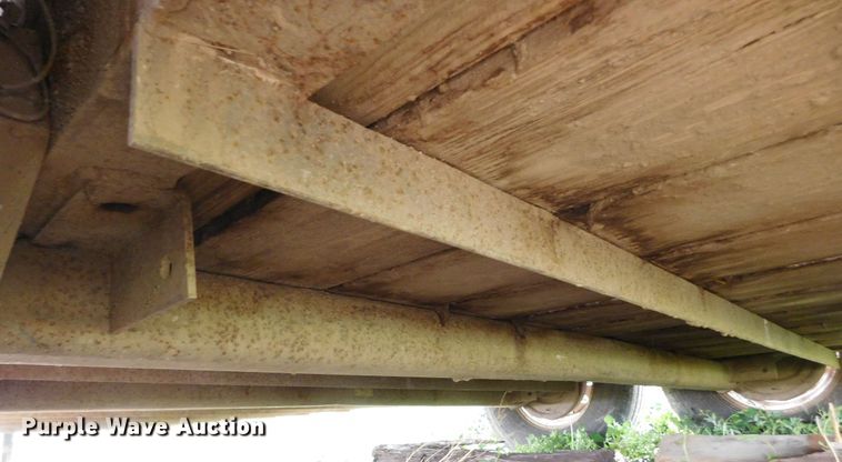 image for item DJ7662 1992 Titan  livestock trailer