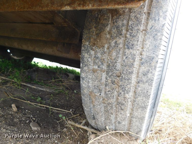 image for item DJ7662 1992 Titan  livestock trailer