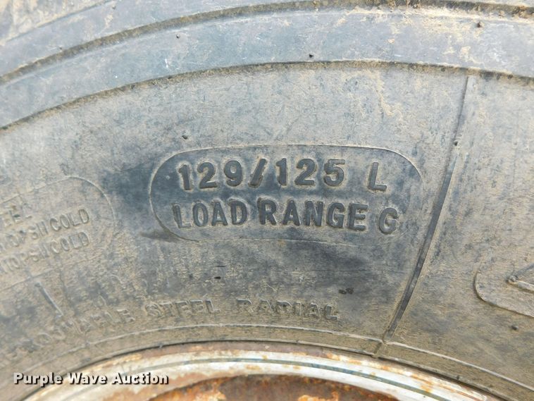 image for item DJ7662 1992 Titan  livestock trailer