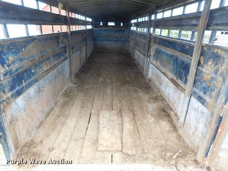 image for item DJ7662 1992 Titan  livestock trailer