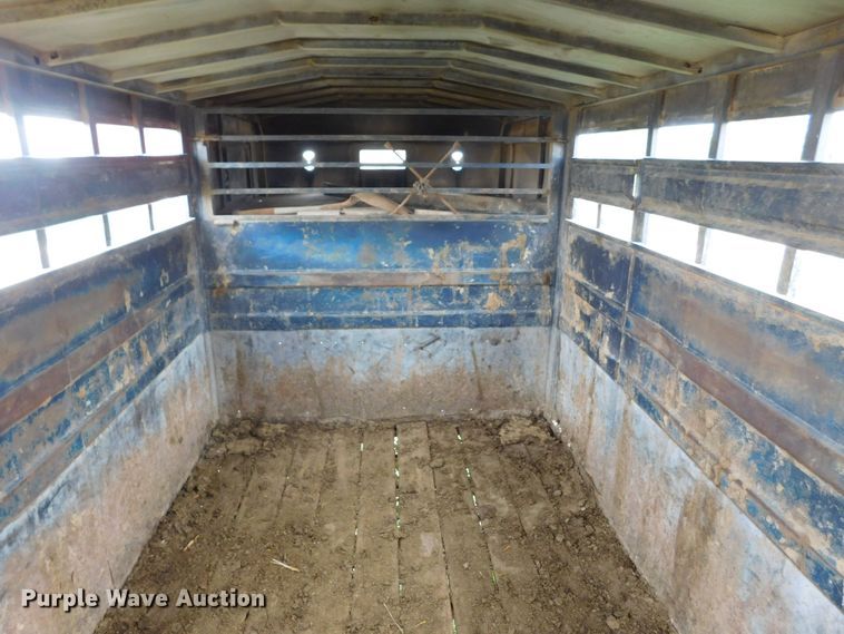 image for item DJ7662 1992 Titan  livestock trailer