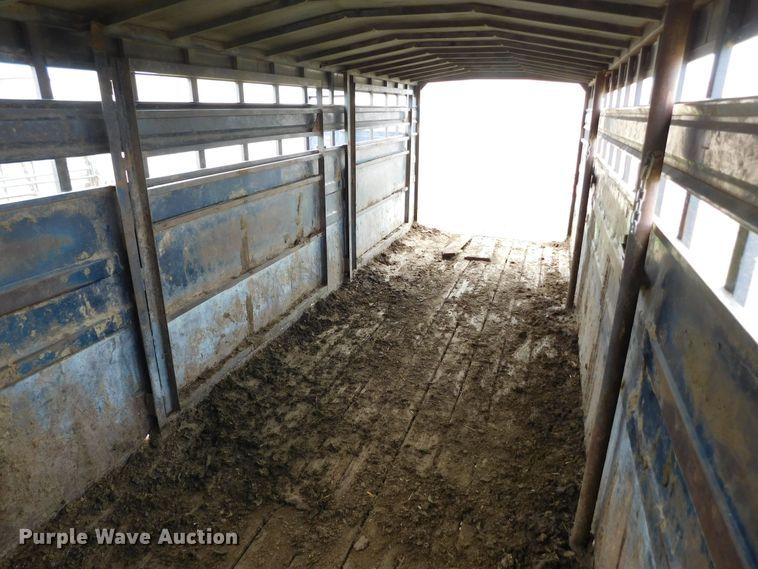 image for item DJ7662 1992 Titan  livestock trailer