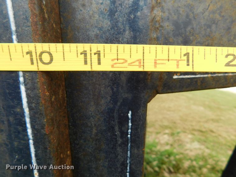 image for item DJ7662 1992 Titan  livestock trailer