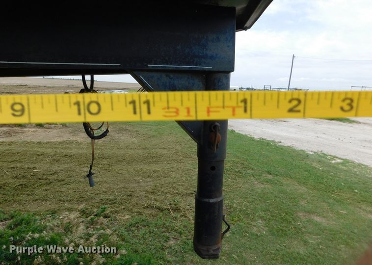 image for item DJ7662 1992 Titan  livestock trailer