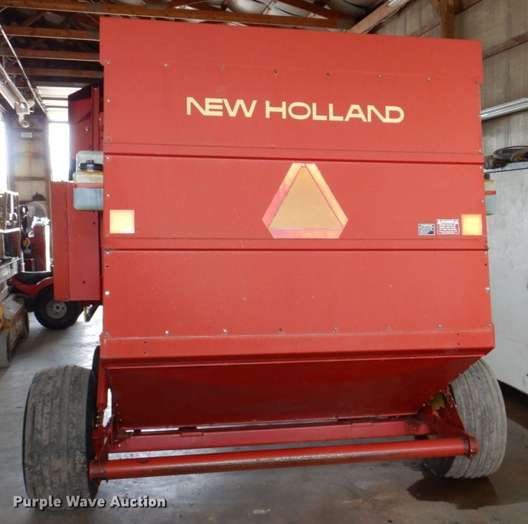 image for item DK0489 New Holland 855  round baler
