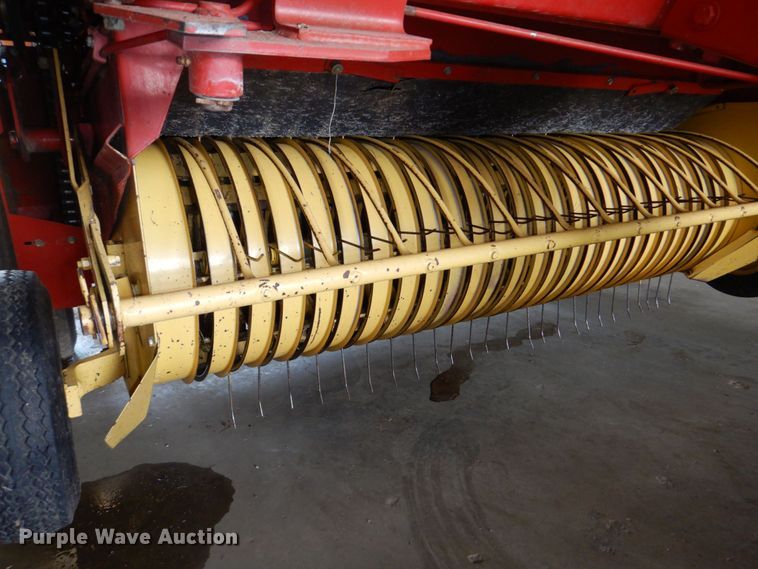 image for item DK0489 New Holland 855  round baler