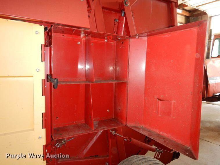 image for item DK0489 New Holland 855  round baler