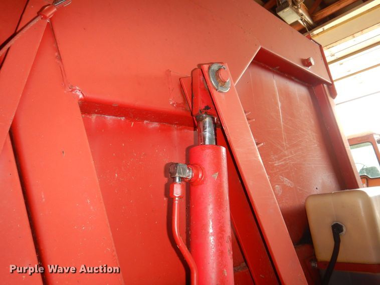 image for item DK0489 New Holland 855  round baler