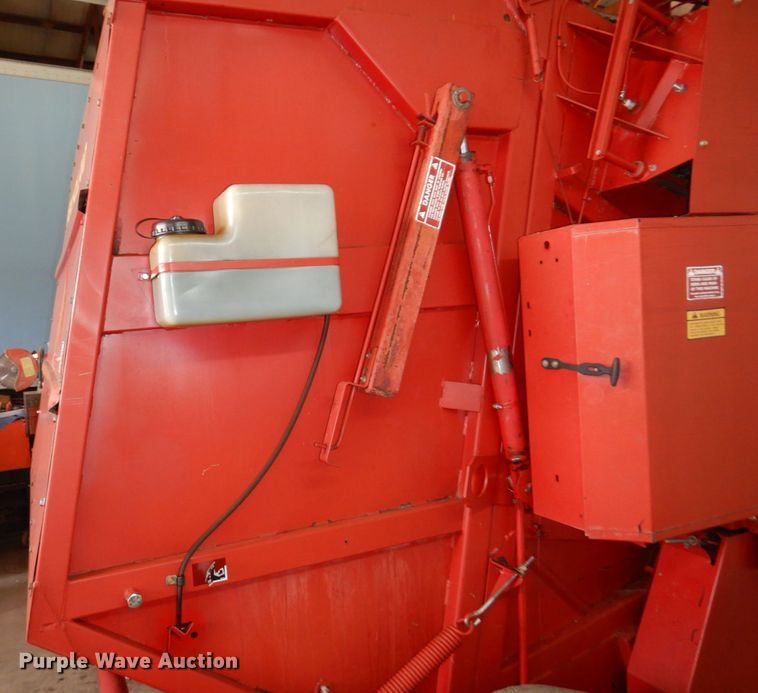 image for item DK0489 New Holland 855  round baler