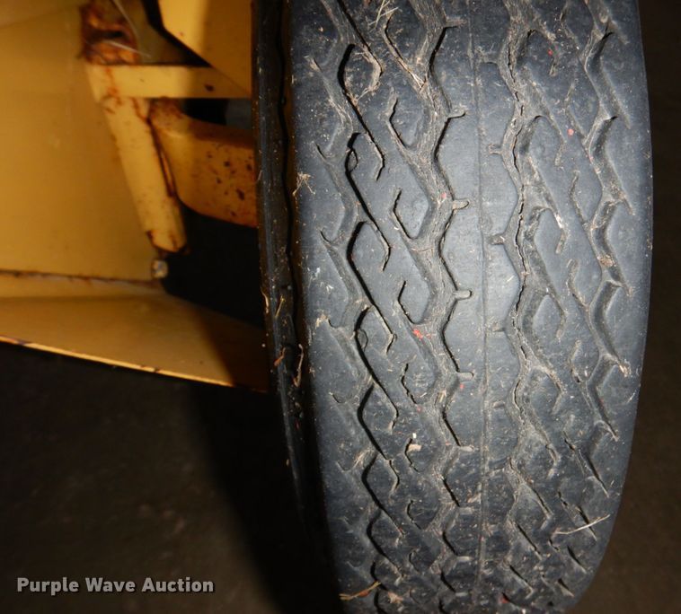 image for item DK0489 New Holland 855  round baler