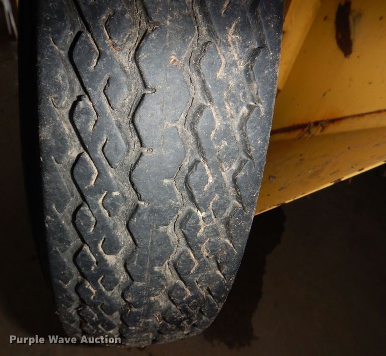 image for item DK0489 New Holland 855  round baler