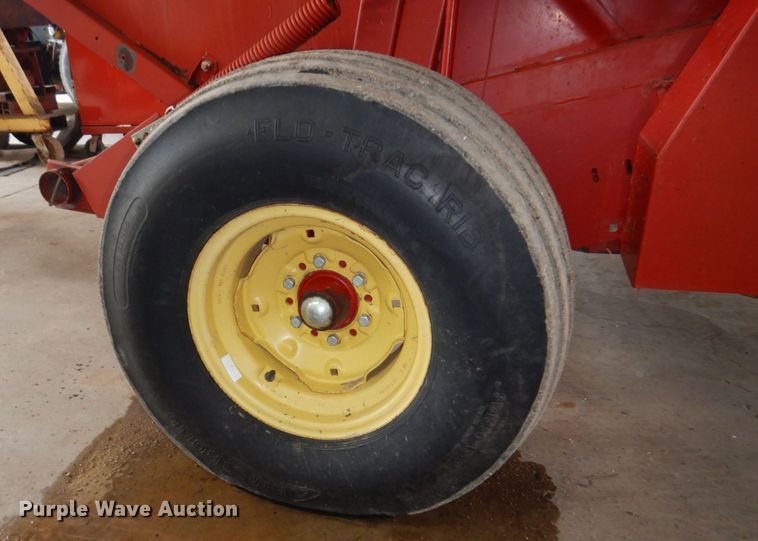 image for item DK0489 New Holland 855  round baler