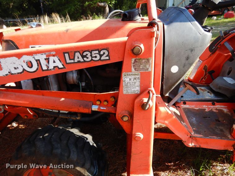 image for item DK8280 Kubota B2410 MFWD tractor