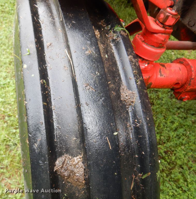 image for item DN0324 Belarus 560M  tractor