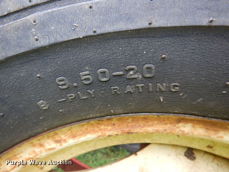 image for item DN0324 Belarus 560M  tractor