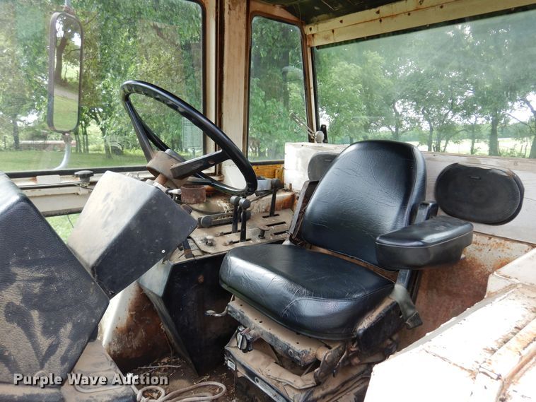 image for item DN0325 Case 2090  tractor