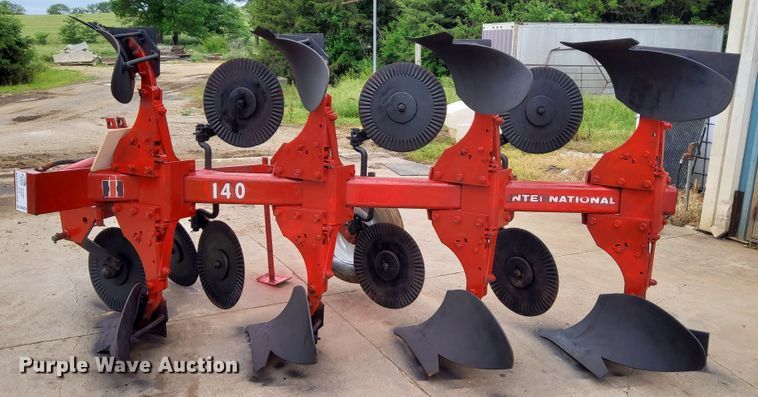 image for item DN6826 International 140  eight bottom two-way plow