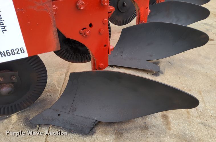 image for item DN6826 International 140  eight bottom two-way plow