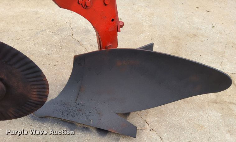 image for item DN6826 International 140  eight bottom two-way plow